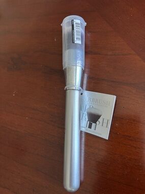 it cosmetics Silver Airbrush Foundation Brush with Protective Cap